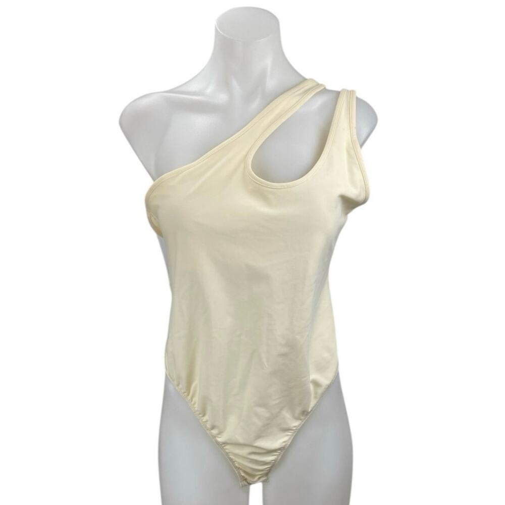 NEW WeWoreWhat Cream One Shoulder Sleeveless Cutout Thong Bodysuit Top Size L